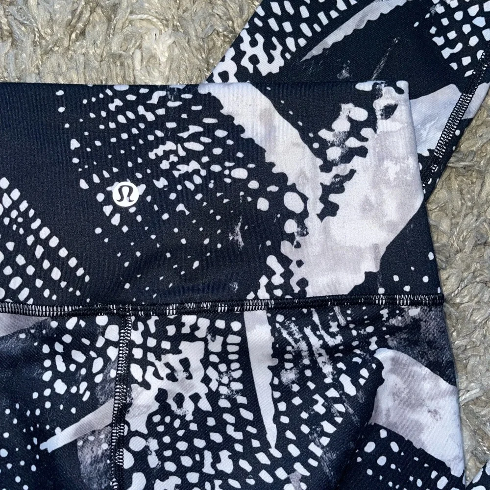 Lululemon Wunder Under Crop III *Full-On LuonStatic Mist White Black Leggings